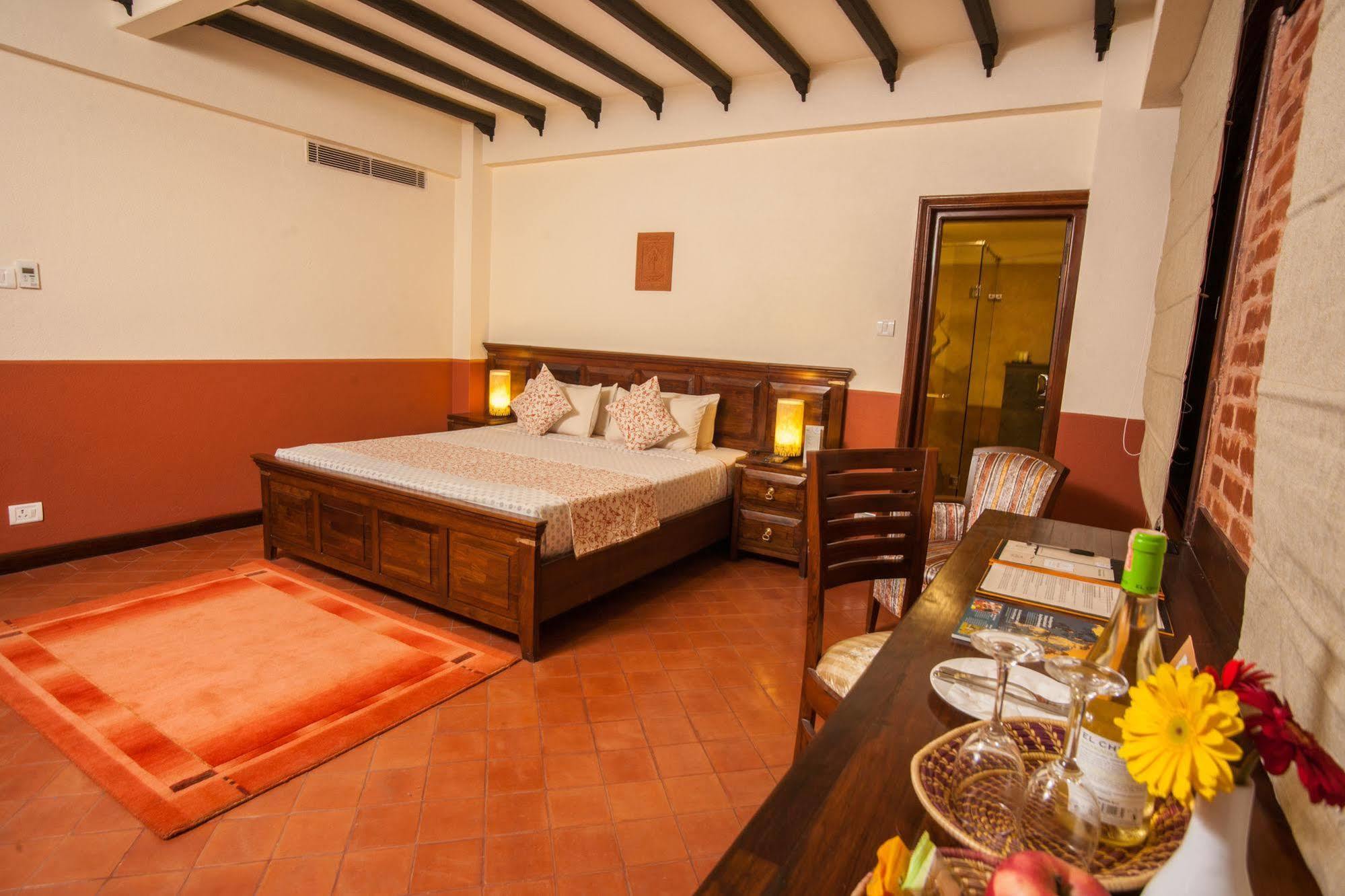 Traditional Comfort Boutique Hotel Kathmandu Buitenkant foto